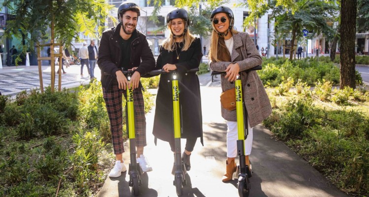 I monopattini elettrici di Hive arrivano a Torino