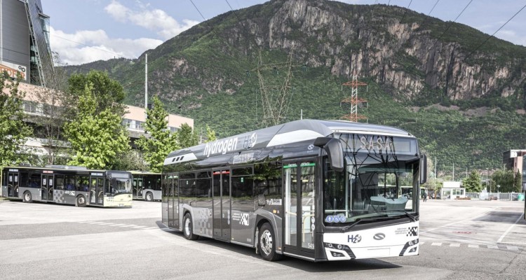 Idrogeno verde, a Bolzano la prima flotta di bus in Italia