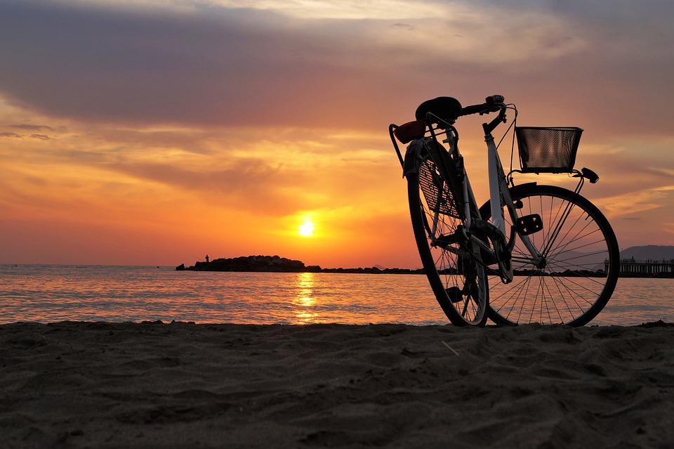 Giornata Mondiale della Bicicletta: 6 percorsi ciclabili da non perdere lungo lo Stivale