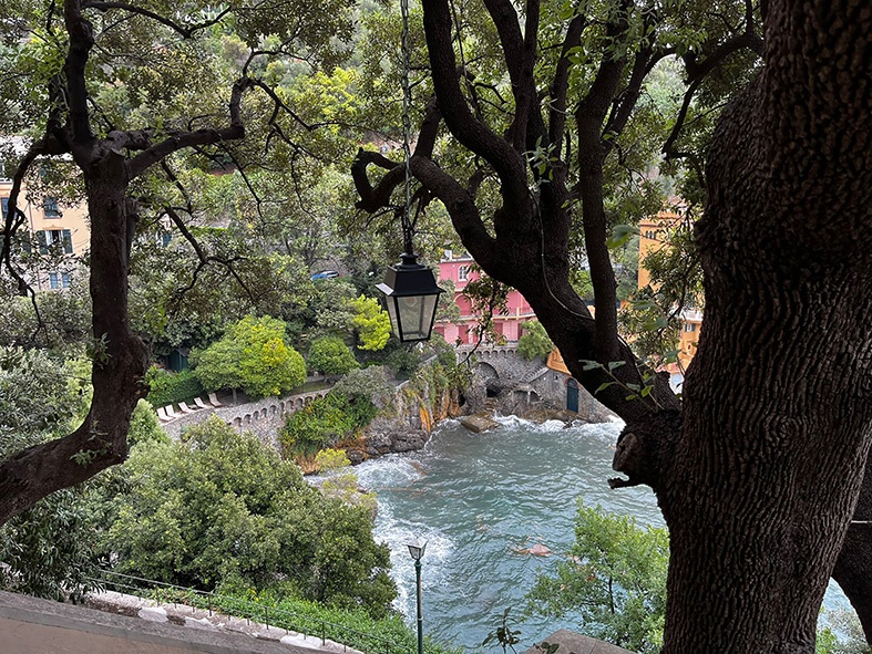 Natura e romanticismo nel Golfo del Tigullio: la Passeggiata dei Baci partendo da Villa Gelsomino